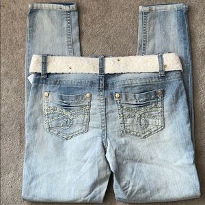 NWT Wallflower Skinny Jeans w/Belt 9